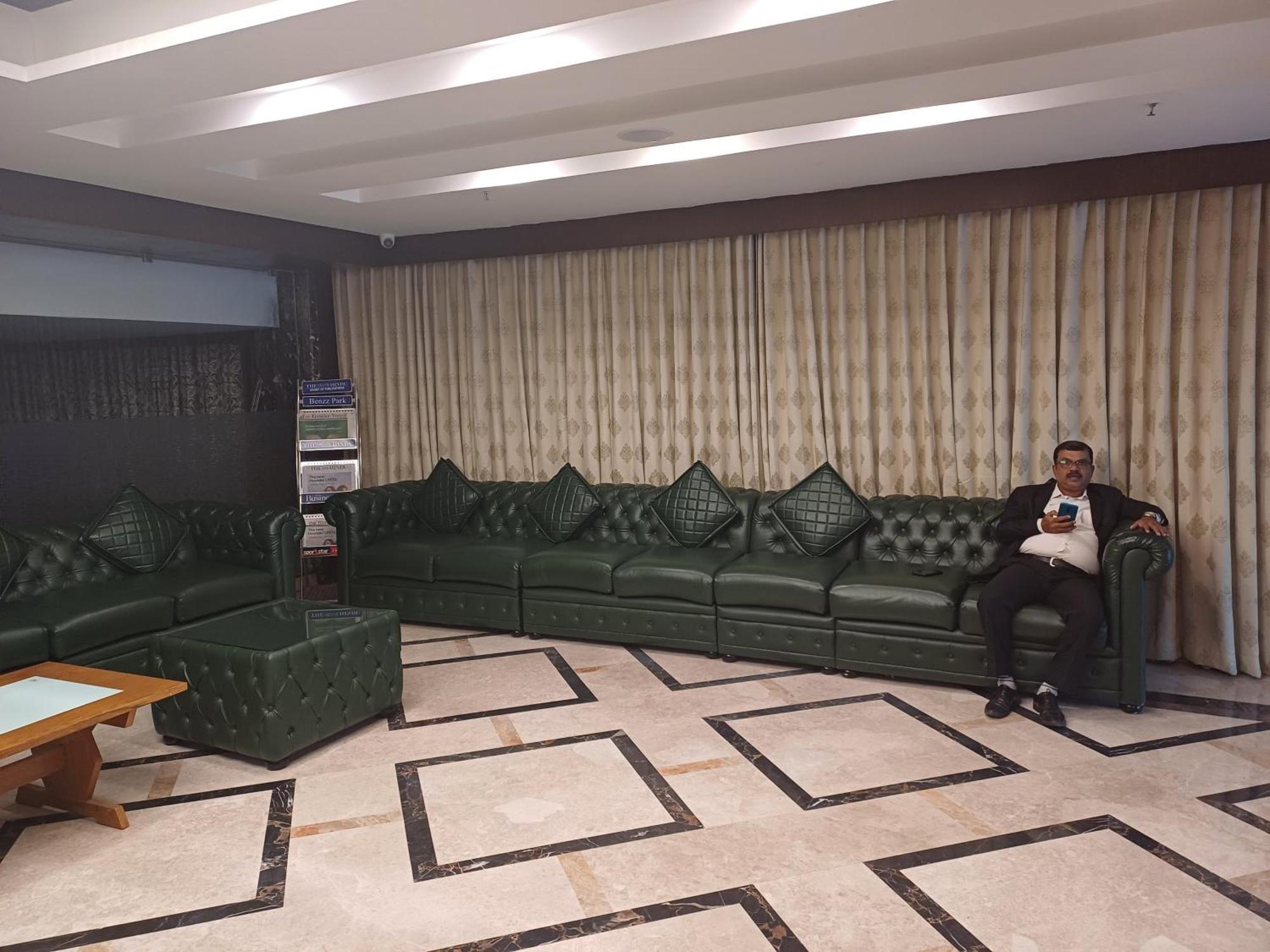 Hotel Benzz Park Chennai Esterno foto