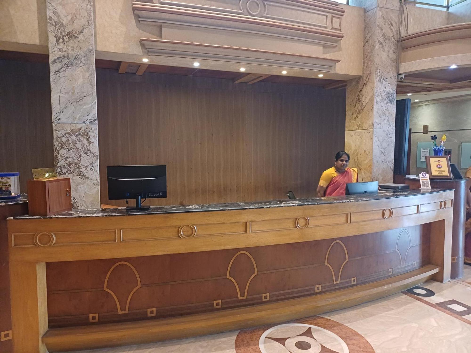Hotel Benzz Park Chennai Esterno foto