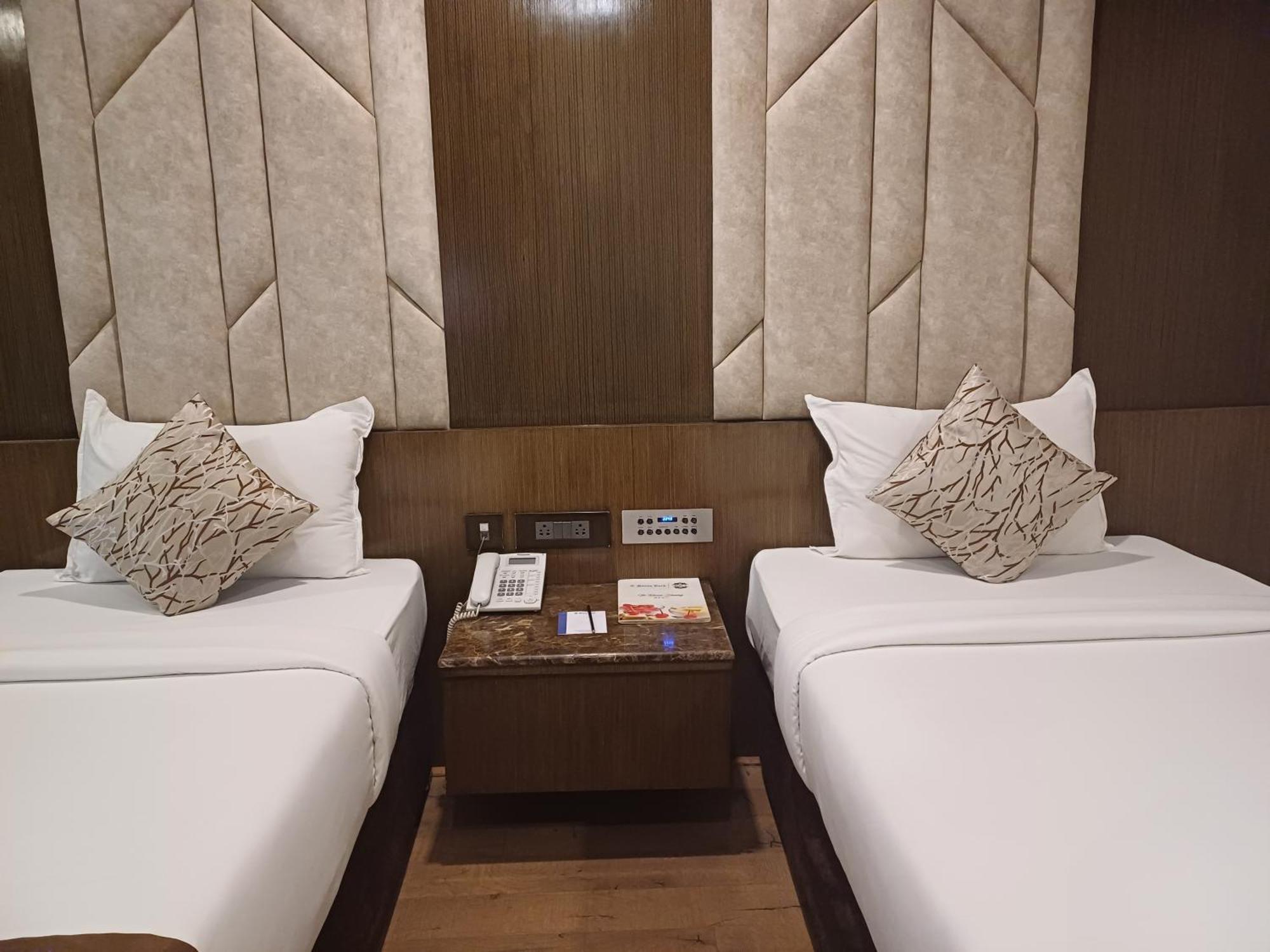 Hotel Benzz Park Chennai Esterno foto