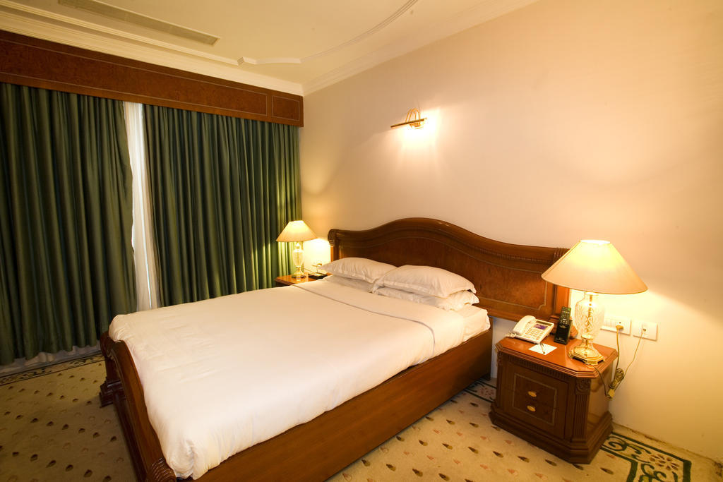 Hotel Benzz Park Chennai Camera foto