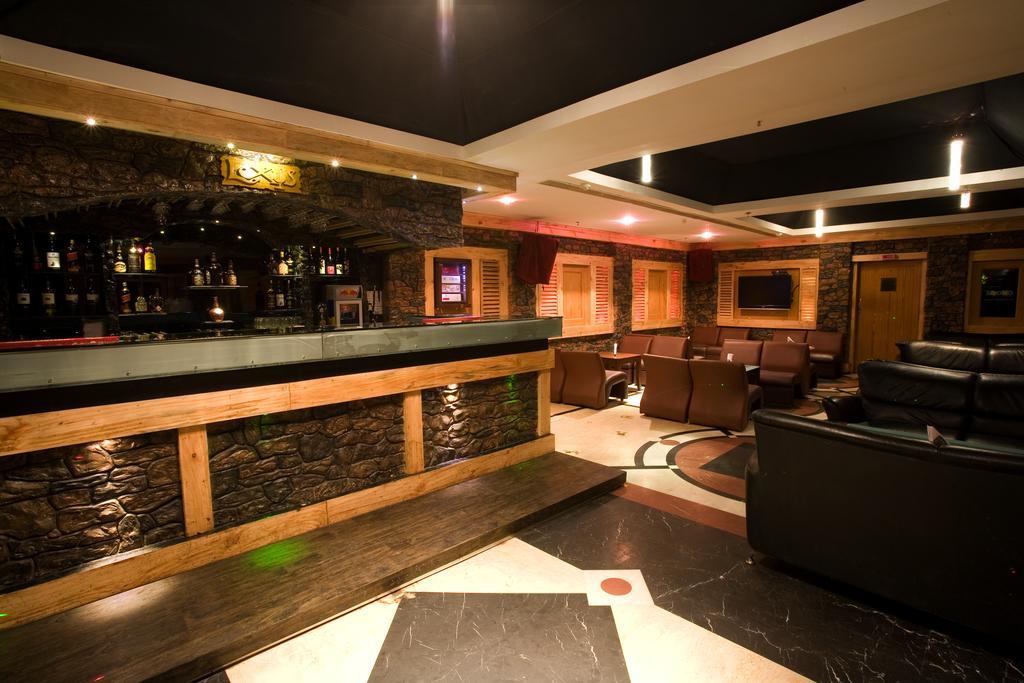 Hotel Benzz Park Chennai Esterno foto