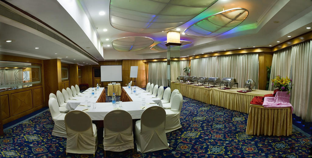 Hotel Benzz Park Chennai Esterno foto