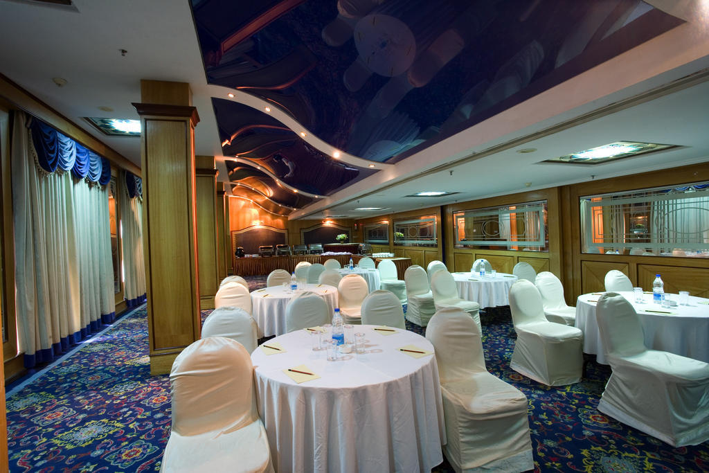 Hotel Benzz Park Chennai Esterno foto