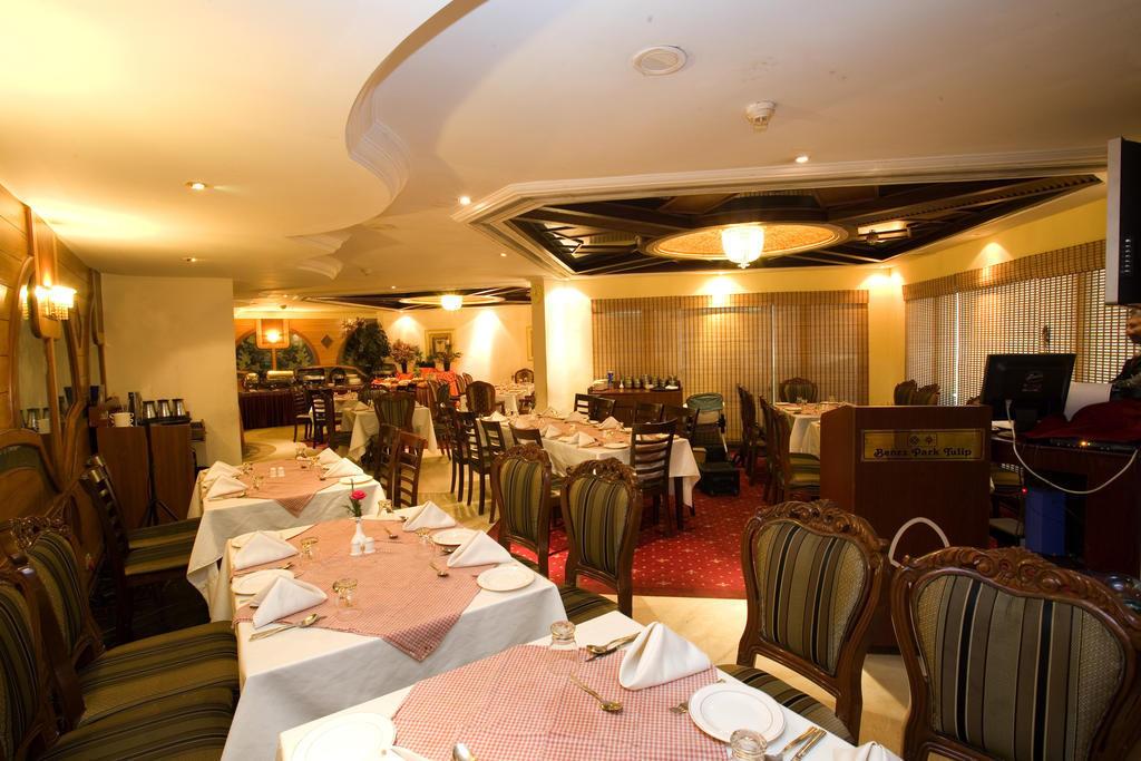 Hotel Benzz Park Chennai Esterno foto